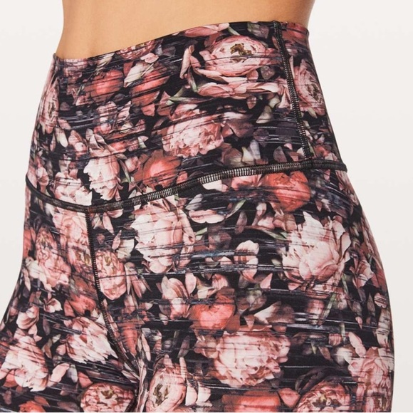 LIKE NEW Lululemon Women’s Wunder Under Hi-Rise Tight Leggings *Nulux 25” - Picture 8 of 8